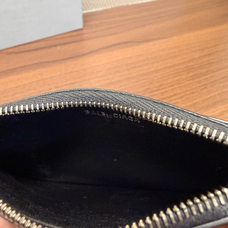 Balenciaga 黑牛皮鱷魚壓紋拉鏈零錢卡包-13