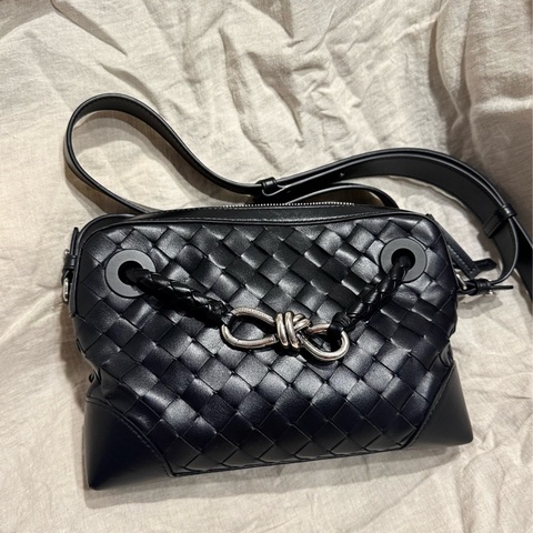 BOTTEGA VENETA金屬扭結隨身小包