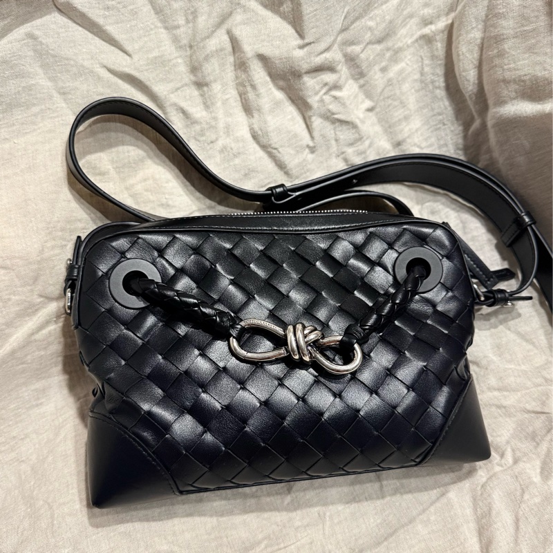 BOTTEGA VENETA金屬扭結隨身小包-0