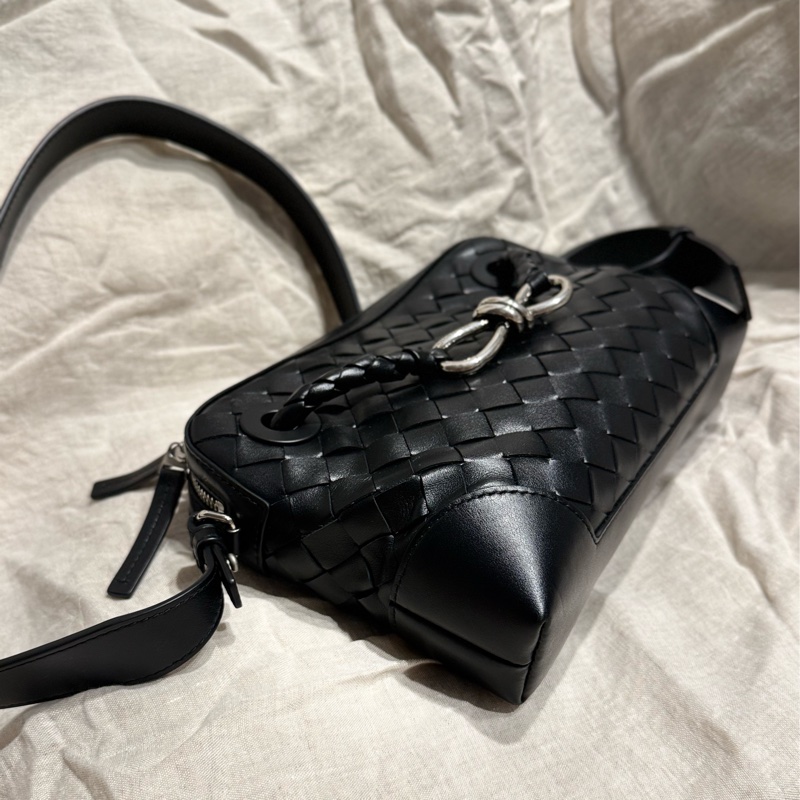 BOTTEGA VENETA金屬扭結隨身小包-1