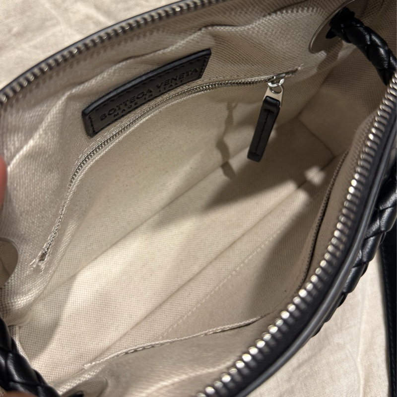 BOTTEGA VENETA金屬扭結隨身小包-6