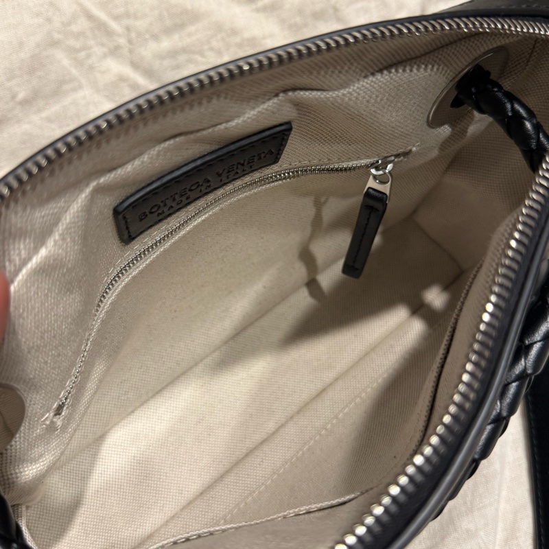 BOTTEGA VENETA金屬扭結隨身小包-12