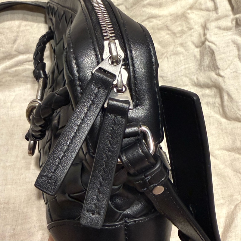 BOTTEGA VENETA金屬扭結隨身小包-14