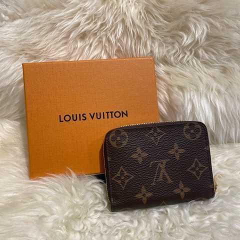 Lv Monogram M60067拉錬零錢咭包