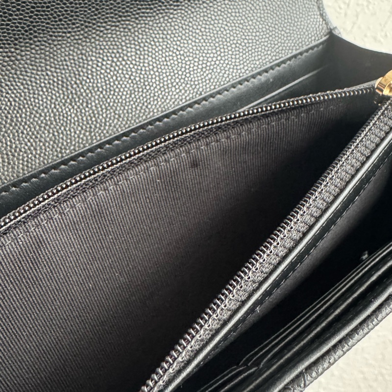 Chanel 黑色金boy釦式長夾-23