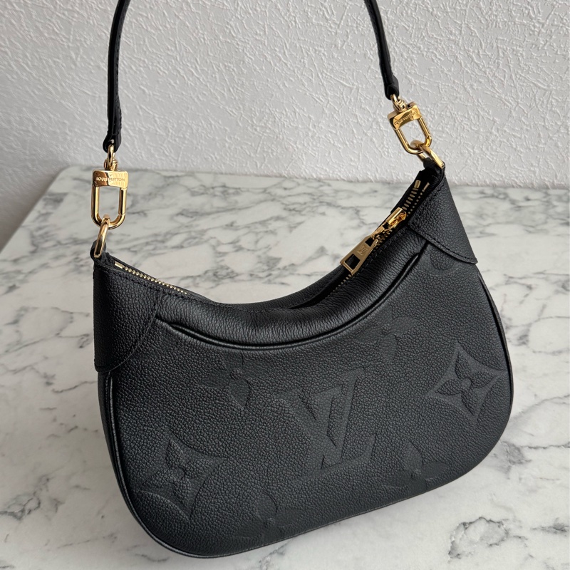 LV黑壓紋半月腋下包  很新❤️‍🔥絕版了🥹-1