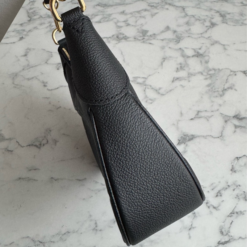 LV黑壓紋半月腋下包  很新❤️‍🔥絕版了🥹-3