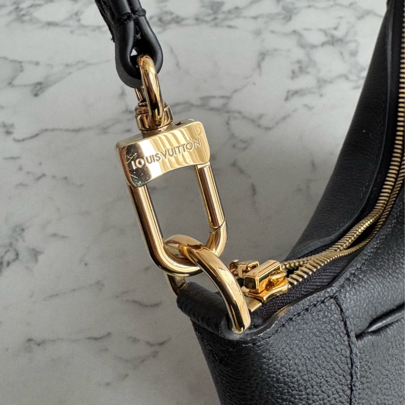 LV黑壓紋半月腋下包  很新❤️‍🔥絕版了🥹-15