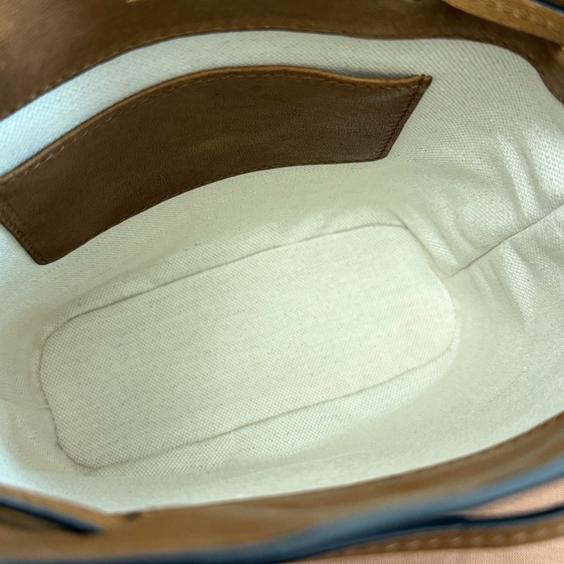 MIU MIU 繆繆壓花字母徽標可調式肩帶Nappa羊皮單肩斜挎包 迷你款  尺寸：長14寬6高17-5