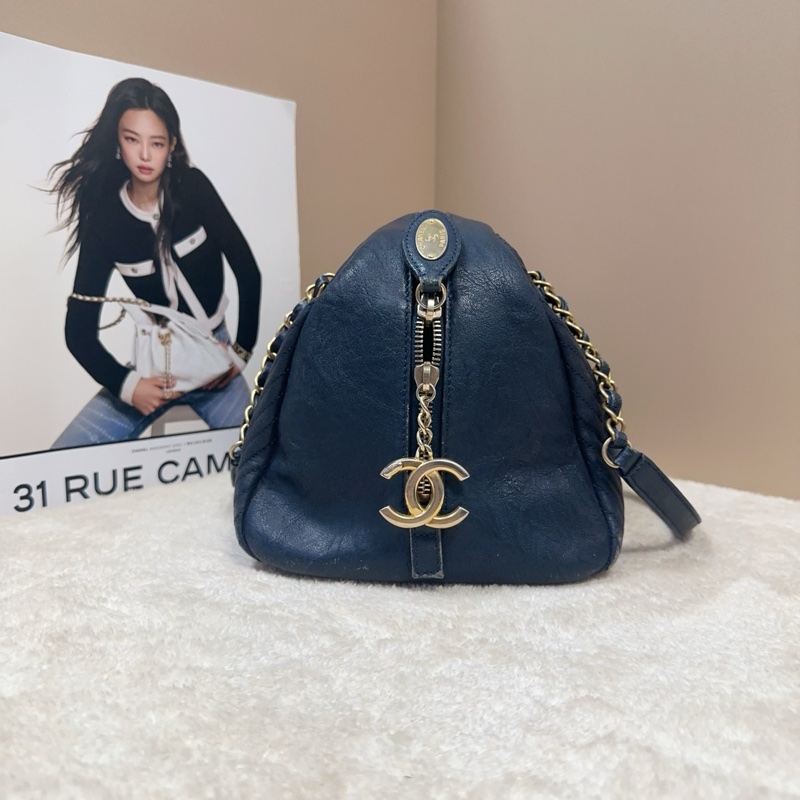 Chanel 香奈兒藍色V紋單肩手提包，金扣大雙C拉鍊頭-3
