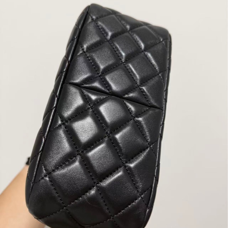 Chanel 香奈兒22S核桃hobo嬉皮包羊皮金扣黑色單肩包，芯片款，單品。-4