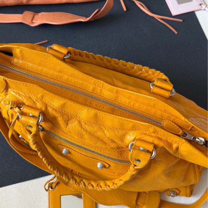 Balenciaga 巴黎世家油蠟皮芒果黃中號機車包 肩帶鏡子齊全-1