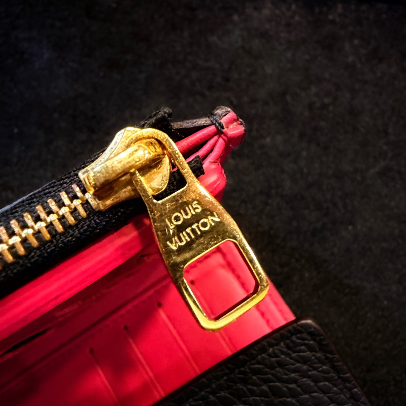 LV 黑牛皮中夾內裡桃紅色8卡中夾-15