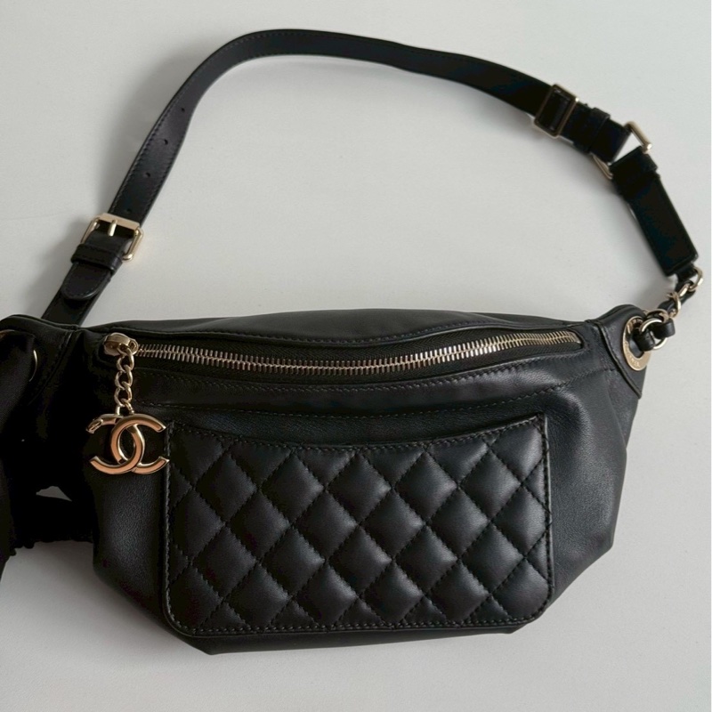 99新🆕 保卡款 Chanel 香奈兒 腰包 黑色金釦-6
