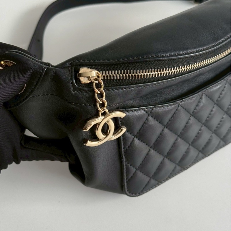 99新🆕 保卡款 Chanel 香奈兒 腰包 黑色金釦-10