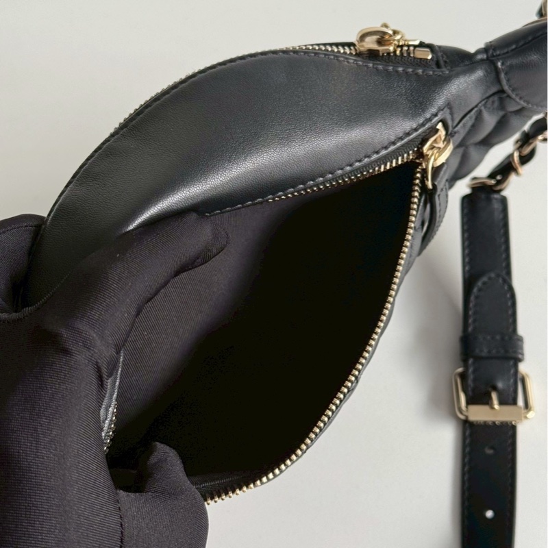 99新🆕 保卡款 Chanel 香奈兒 腰包 黑色金釦-14