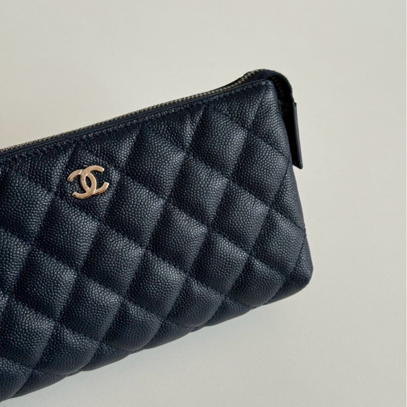 99新🆕 保卡款 Chanel 香奈兒 手拿包 深藍色銀釦-6