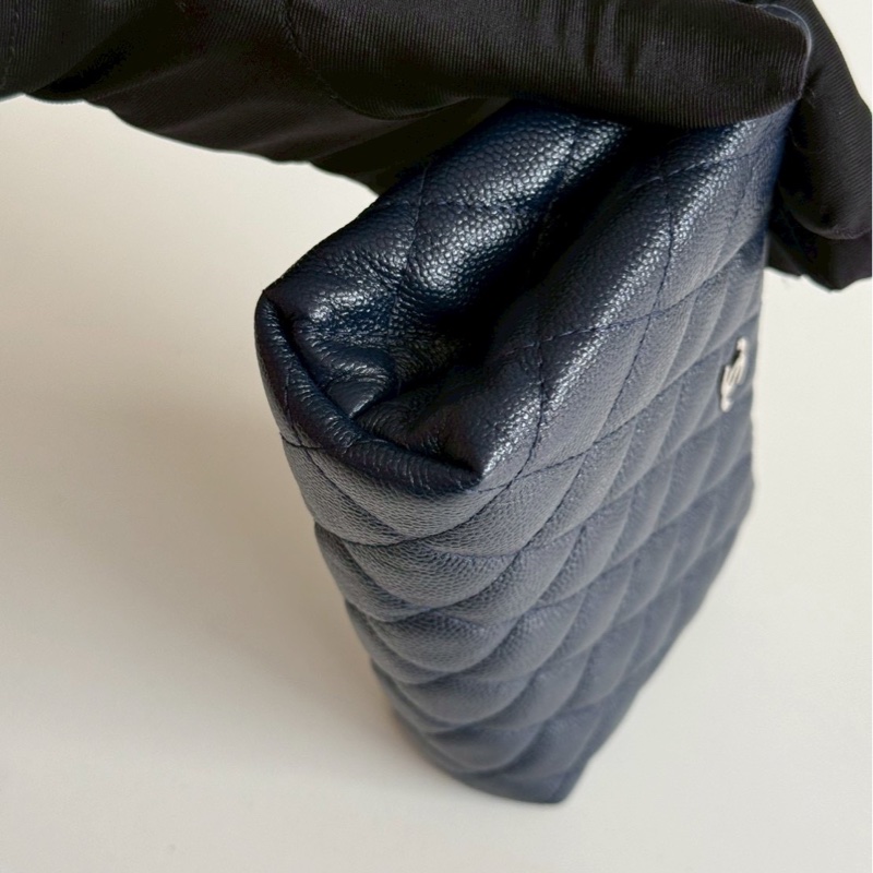 99新🆕 保卡款 Chanel 香奈兒 手拿包 深藍色銀釦-9