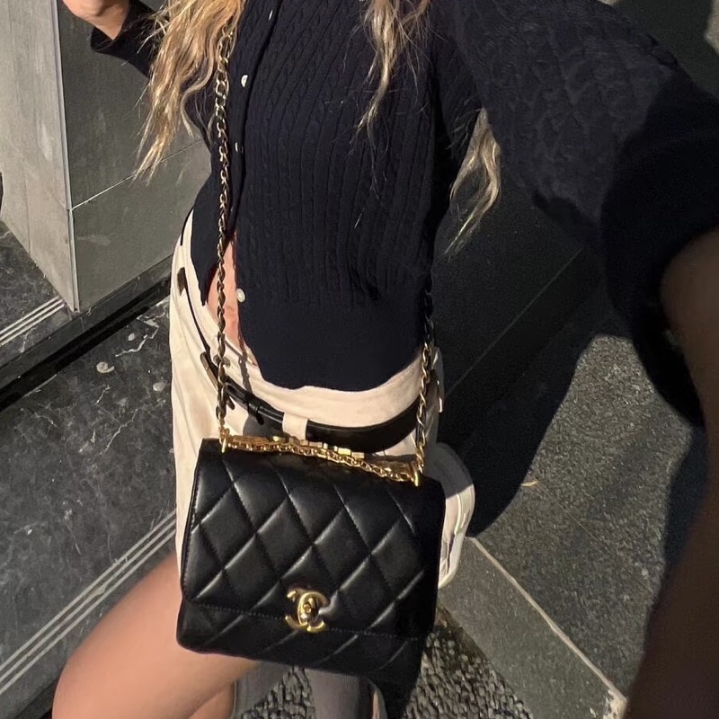 CHANEL💄美神駕到99新限量TNEWChanel 香奈兒黑金水鑽logo字母手柄秀款大號口蓋包鏈條包單肩斜挎包-3