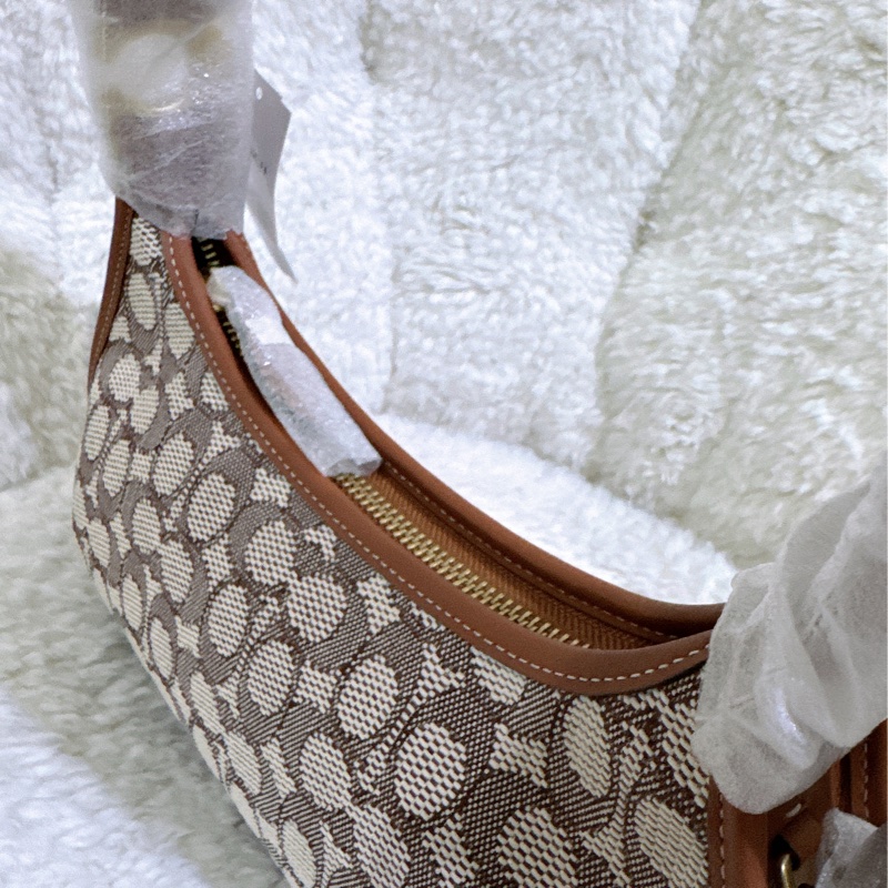 未使用coach EVE肩背包-1