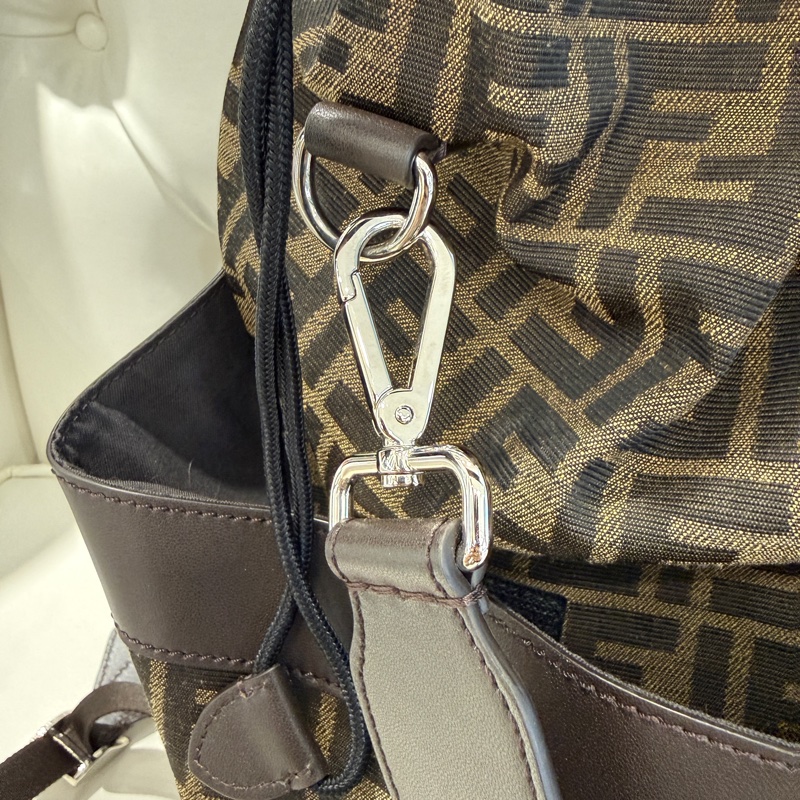 FENDI緹花布拼皮革後背包/咖啡色-7