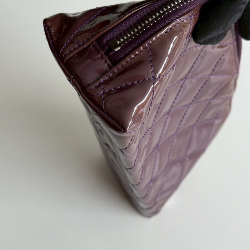 98新💜 保卡款 Chanel 香奈兒 浮雕雙C化妝包 紫色銀釦-9