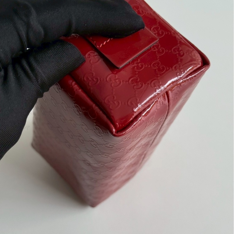 99新🆕 Gucci 古馳 壓紋Logo化妝包 紅色金釦-11
