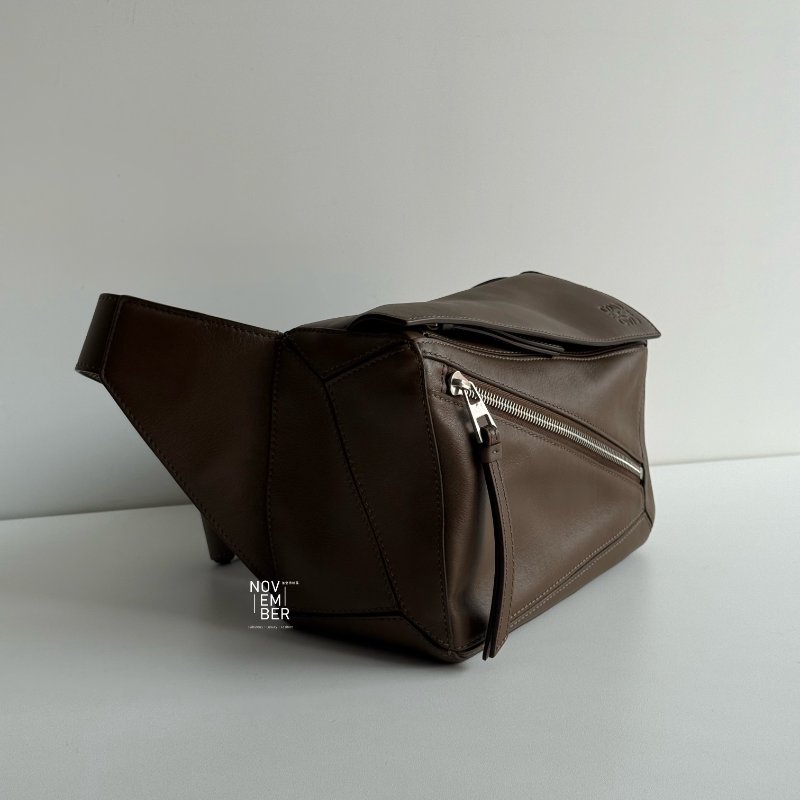 99新🆕 有購證 Loewe 羅意威 Bumbag腰包 深棕色銀釦-1