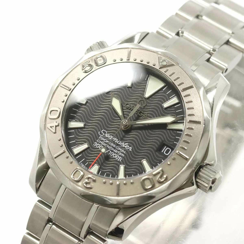 歐米茄海馬300雙色2236 50男童腕錶，日期顯示，黑色白金錶圈，自動上鍊機芯-6