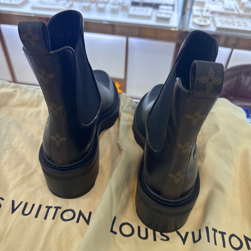 LouisVuitton經典黑色牛皮拼老花粗跟中筒靴 塵袋+有盒子/ 37.5-2