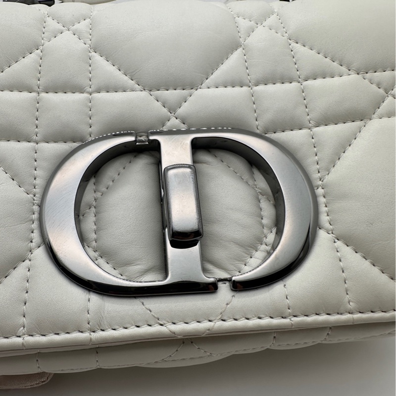 Dior迪奧caro系列白色藤格紋鏈條包泡芙包，尺寸20*9*13-5