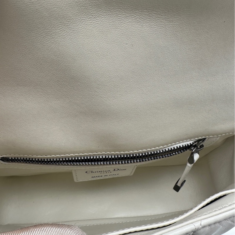 Dior迪奧caro系列白色藤格紋鏈條包泡芙包，尺寸20*9*13-7