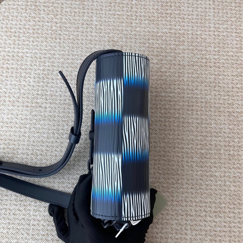 【LV】白藍黑拼色棋盤格Steamer-2