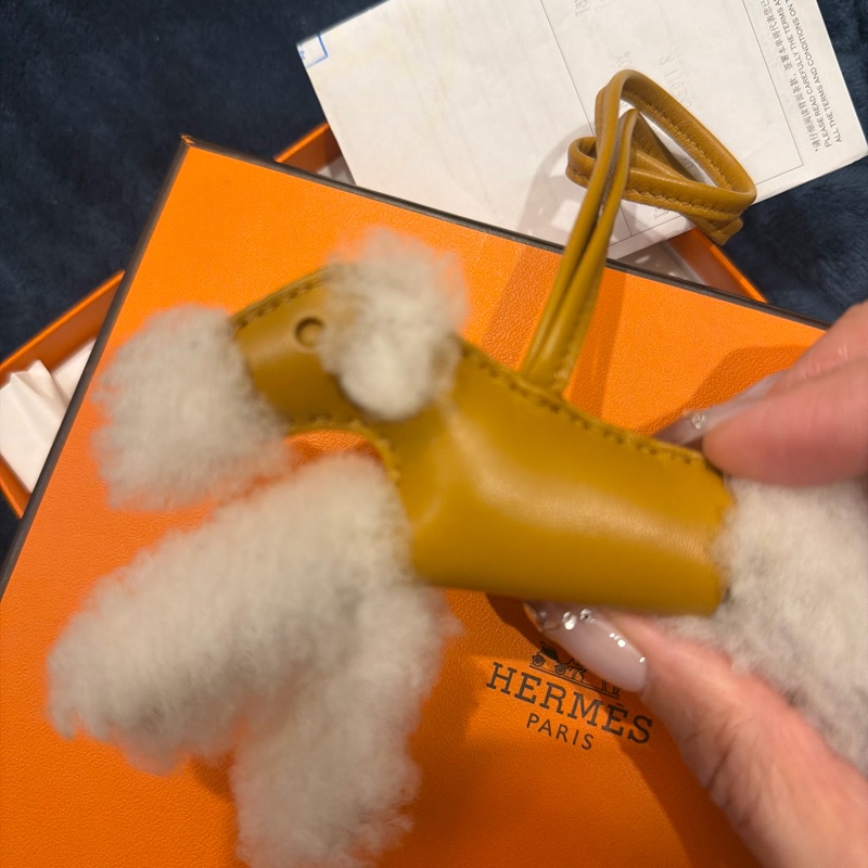 Hermes 白色小狗掛件-3