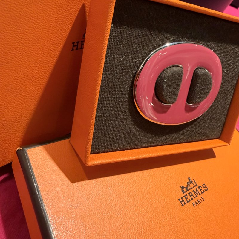 HERMES 粉豬鼻絲巾釦-3