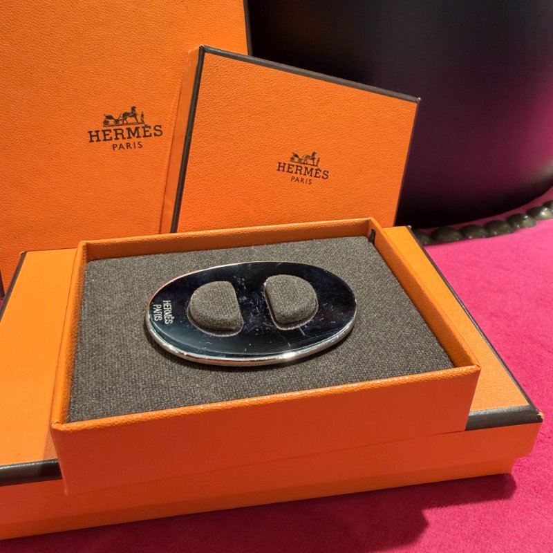 HERMES 粉豬鼻絲巾釦-5