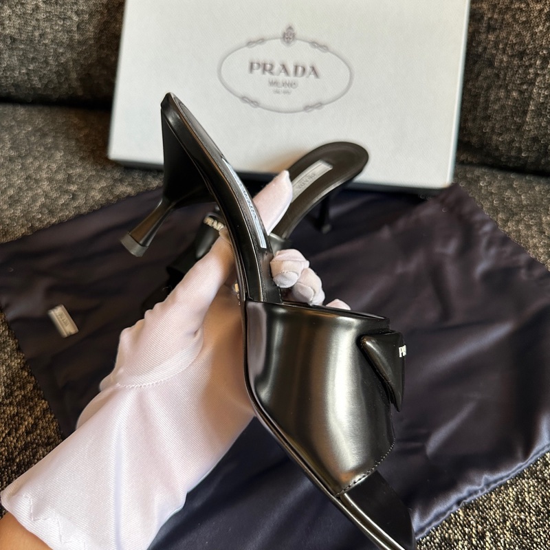 閒置未使用 普拉達/Prada黑色漆皮穆勒鞋 /35.5碼-2