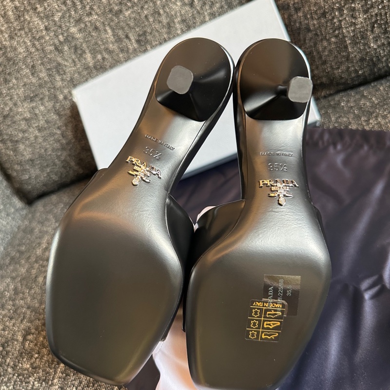 閒置未使用 普拉達/Prada黑色漆皮穆勒鞋 /35.5碼-5