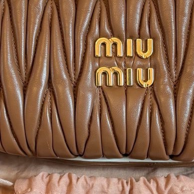 miumiu hobo腋下包褶皺小手袋18×16×6/芯片款 附件肩帶 塵袋-8