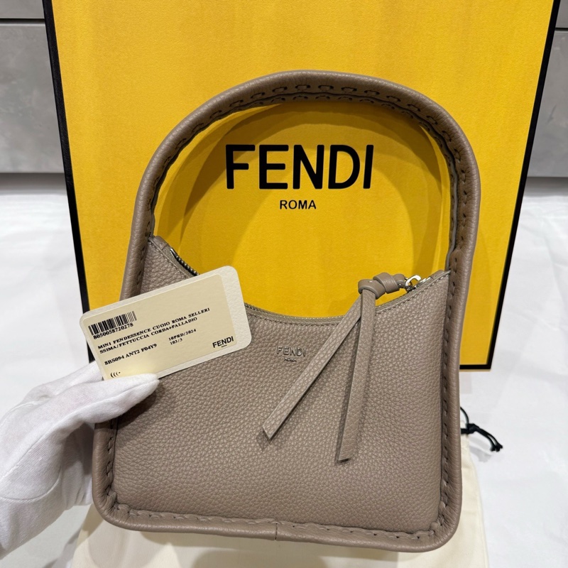 幾乎全新 FENDI Fendessence手提包  24年/有卡 20.5x28x7配塵袋-0