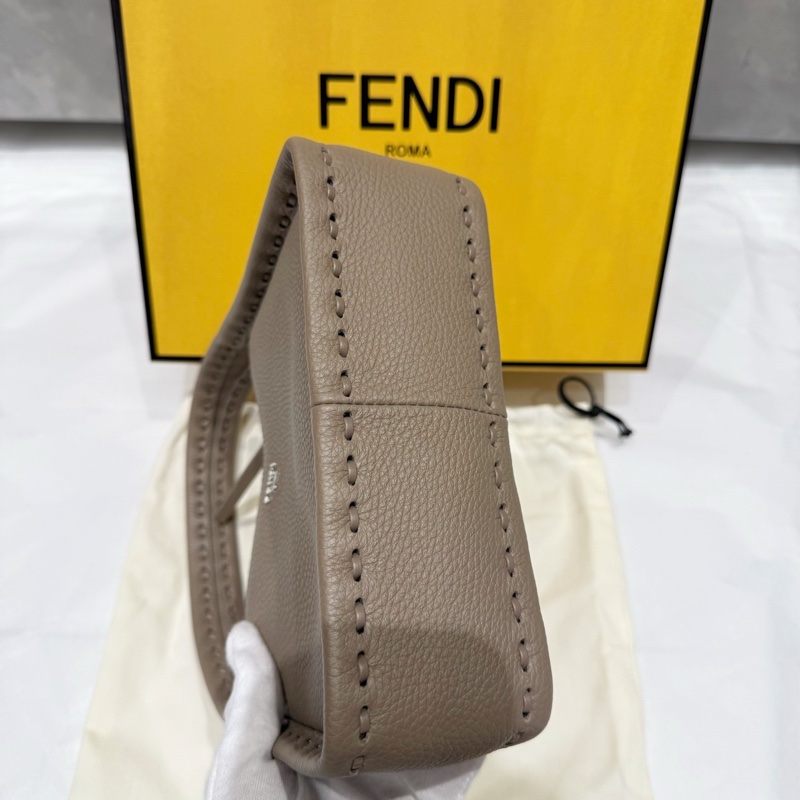 幾乎全新 FENDI Fendessence手提包  24年/有卡 20.5x28x7配塵袋-1