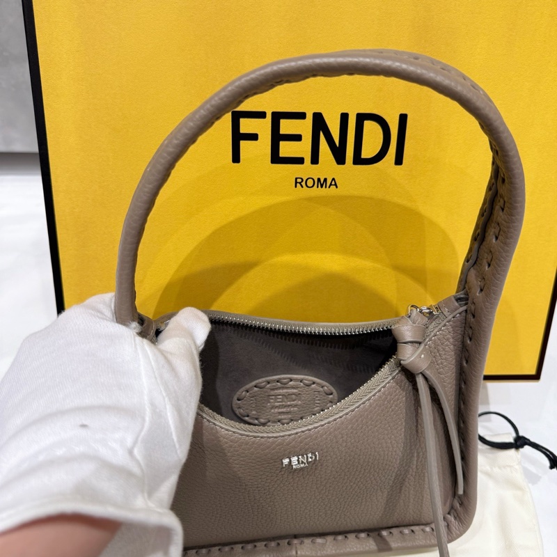 幾乎全新 FENDI Fendessence手提包  24年/有卡 20.5x28x7配塵袋-5