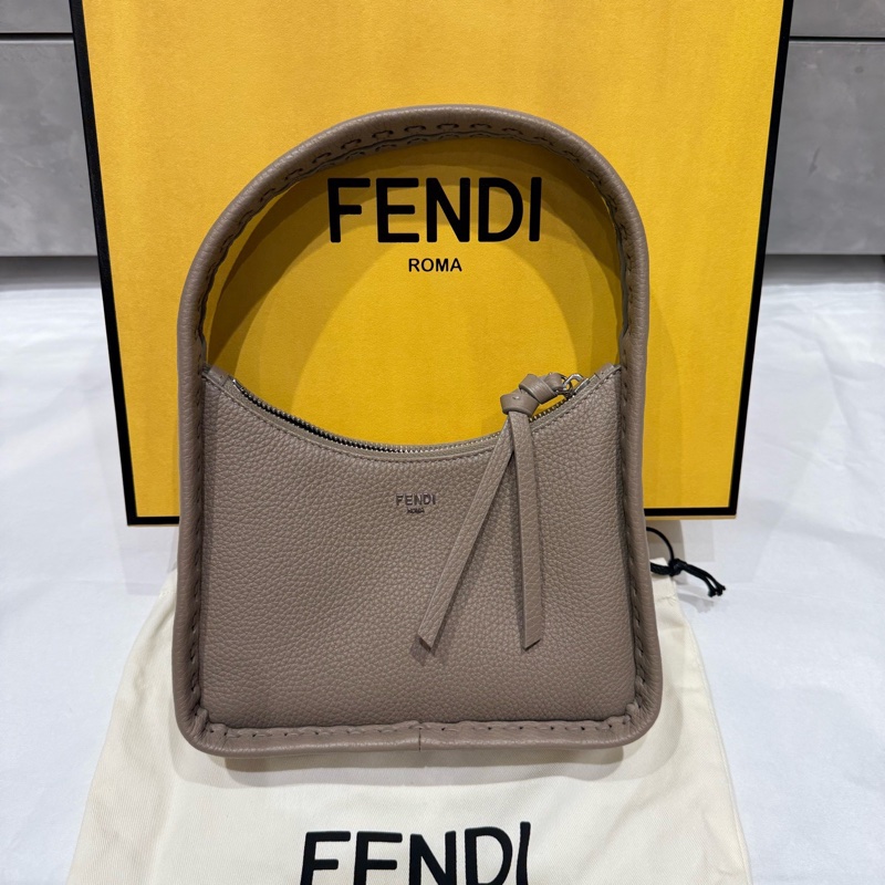 幾乎全新 FENDI Fendessence手提包  24年/有卡 20.5x28x7配塵袋-7