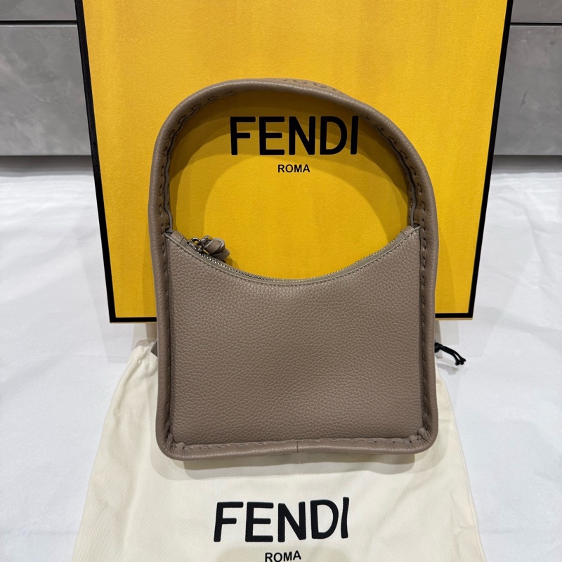 幾乎全新 FENDI Fendessence手提包  24年/有卡 20.5x28x7配塵袋-8