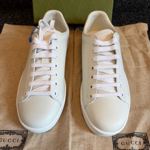 閒置未使用Gucci互扣式大logo灰尾女士小白鞋/板鞋/36.5碼附件：塵袋+盒