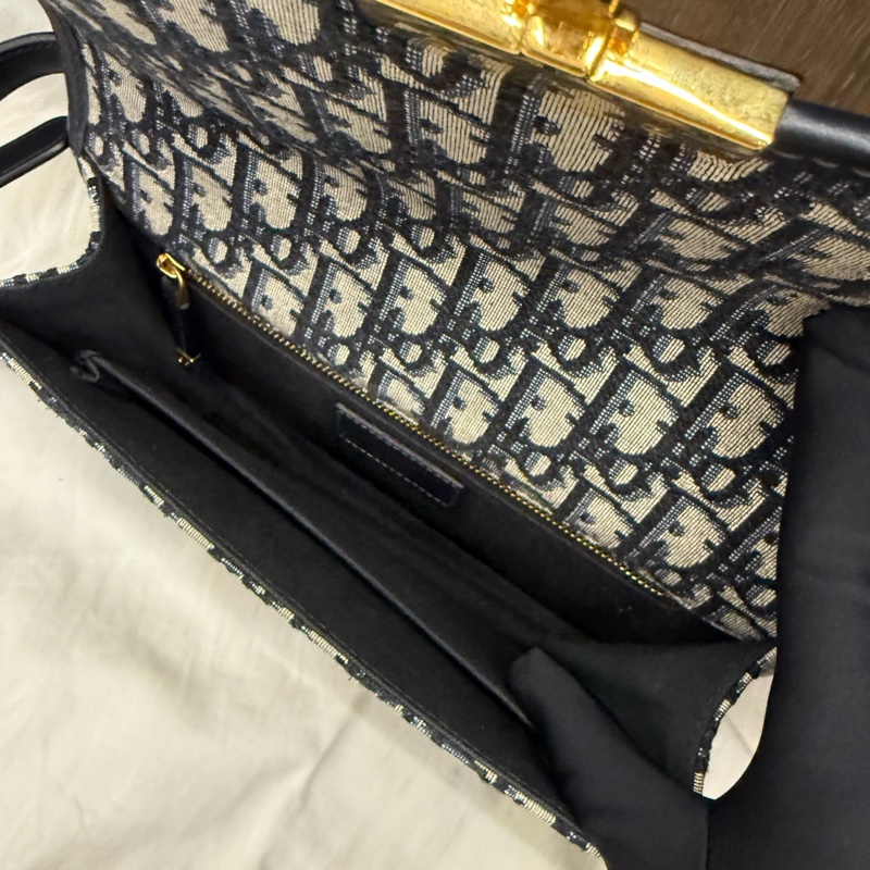 Dior 迪奧 蒙田 黑色老花滿印刺繡帆布金扣單肩包斜挎包 底長24 19年編碼+芯片 有塵袋 。-6