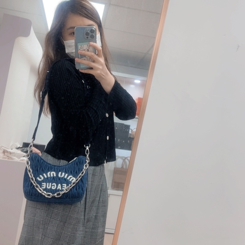 Miu Miu hobo 牛仔/丹寧腋下包 斜挎包-12
