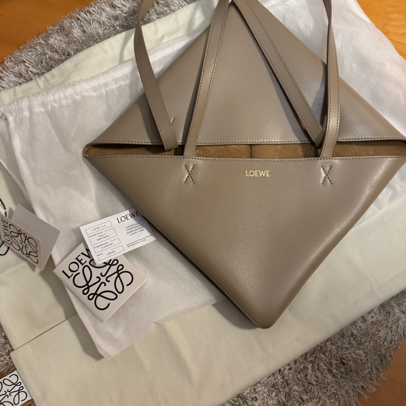 Loewe puzzle tote bag medium size, new color-0