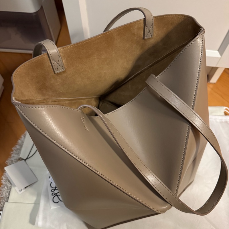 Loewe puzzle tote bag medium size, new color-6