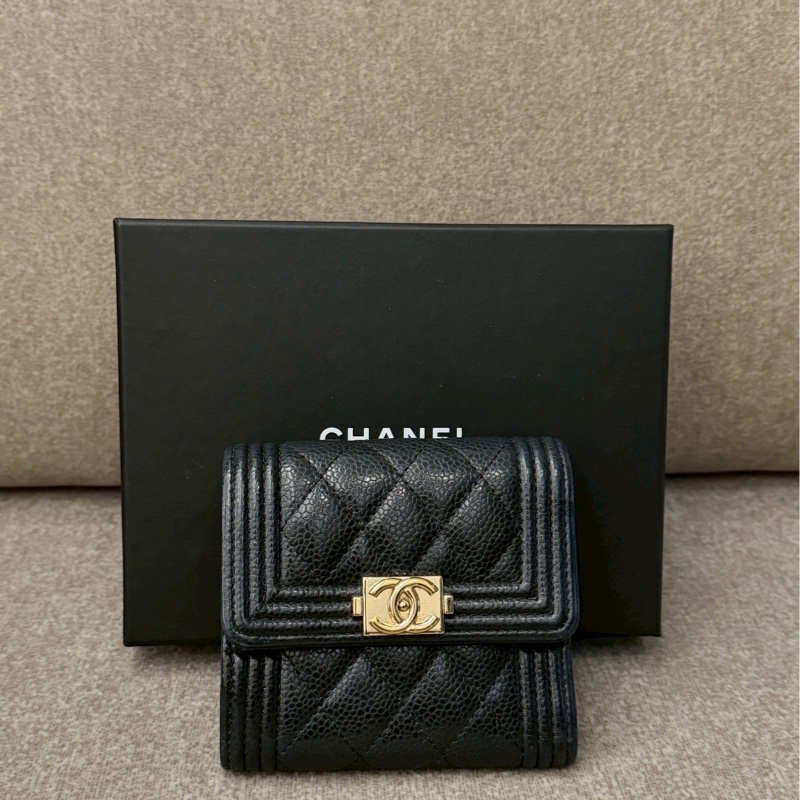 香奈兒BOY黑金三折錢包-0